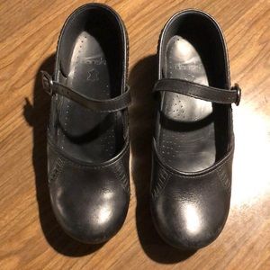 SZ 38 Dansko Black Mary Jane Clogs